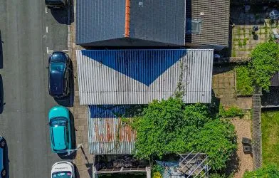 Detached two storey coach house with single storey annexe in popular location. Planning permission awarded for the demolition and construction of a three bedroom detached house. (Ref - 25/00381/VAR)