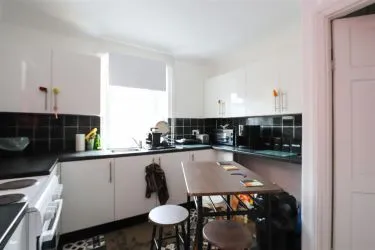 Spacious Four Storey mixed-use investment property in this popular area of Barry with informed rents totaling £1875pcm (£22,500pa) representing an initial net yield of 7.5%.