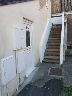 Opportunity to acquire this freehold mixed use corner property with ground floor commercial unit and x2 flats occupying a high street presence on Thompson Street in Barry.