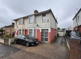 Investment opportunity to acquire this Semi-detached house situated on Newport Road in Cardiff. A well connected area with great commuter links for the A48 and M4.