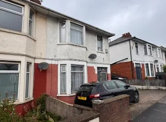 Investment opportunity to acquire this Semi-detached house situated on Newport Road in Cardiff. A well connected area with great commuter links for the A48 and M4.