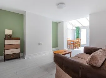 Investment opportunity to acquire this one-bedroom basement apartment with a garden and its own entrance within walking distance of Cardiff City Centre with total rent income of approx. £11,100 pa representing an initial gross yield of circa 10%.