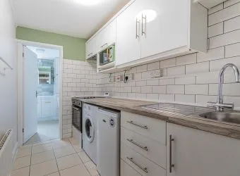Investment opportunity to acquire this one-bedroom basement apartment with a garden and its own entrance within walking distance of Cardiff City Centre with total rent income of approx. £11,100 pa representing an initial gross yield of circa 10%.