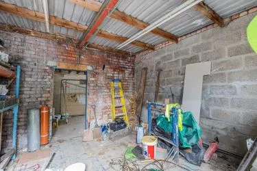 Detached two storey coach house with single storey annexe in popular location. Planning permission awarded for the demolition and construction of a three bedroom detached house. (Ref - 25/00381/VAR)