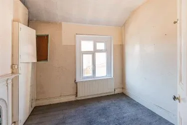 Opportunity to acquire this two storey property suitable for a variety of uses located on the prominent Cowbridge Road in Cardiff.