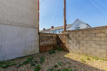 Opportunity to acquire this two storey property suitable for a variety of uses located on the prominent Cowbridge Road in Cardiff.