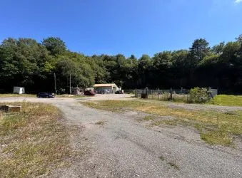 Investment opportunity to acquire approx. 5 acres of prime quarry land. Located in the semi rural setting of Cwm-Nant-yr-Odyn in Springfield, Pontllanfraith.