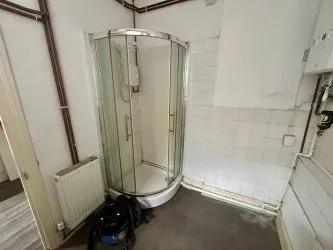 Larger than usual double bay-fronted one bedroom ground floor apartment with its own entrance in this popular area of Barry. In reasonable order but in need of decorative improvement throughout