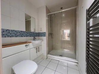 Investment opportunity acquire this Modern purpose-built two bedroom apartment with waterside views and a short distance to the city centre. Representing an Initial gross yield of 10%.