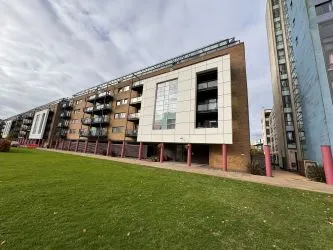 Investment opportunity acquire this Modern purpose-built two bedroom apartment with waterside views and a short distance to the city centre. Representing an Initial gross yield of 10%.