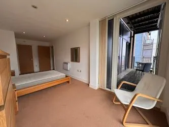 Investment opportunity acquire this Modern purpose-built two bedroom apartment with waterside views and a short distance to the city centre. Representing an Initial gross yield of 10%.