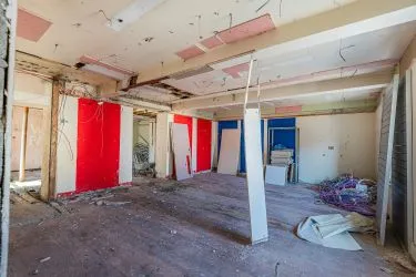 REDUCED Substantial three storey property in the centre of Neath extending to approximately 3,500 sqft (325sqm). Previous planning approved for 4 apartments.