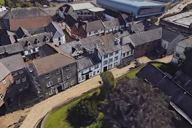 REDUCED Substantial three storey property in the centre of Neath extending to approximately 3,500 sqft (325sqm). Previous planning approved for 4 apartments.