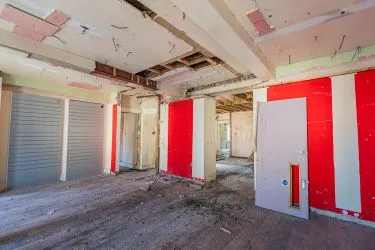 REDUCED Substantial three storey property in the centre of Neath extending to approximately 3,500 sqft (325sqm). Previous planning approved for 4 apartments.