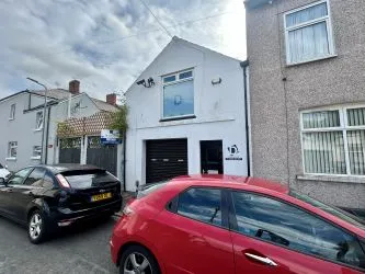 Semi-detached coach house in this popular area of Newport which could be suitable for a variety of uses, subject to consents.