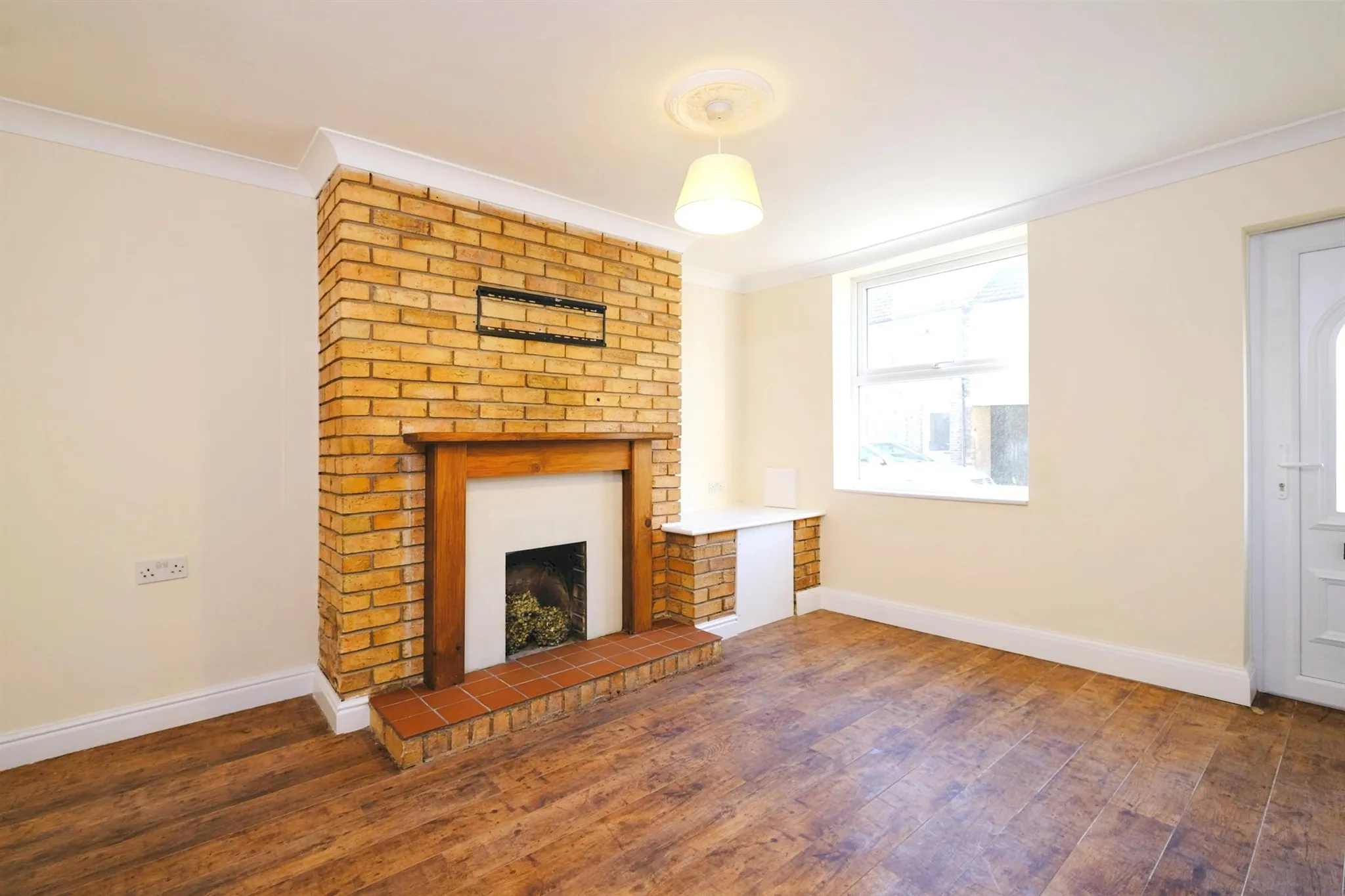 2 bed End of Terrace