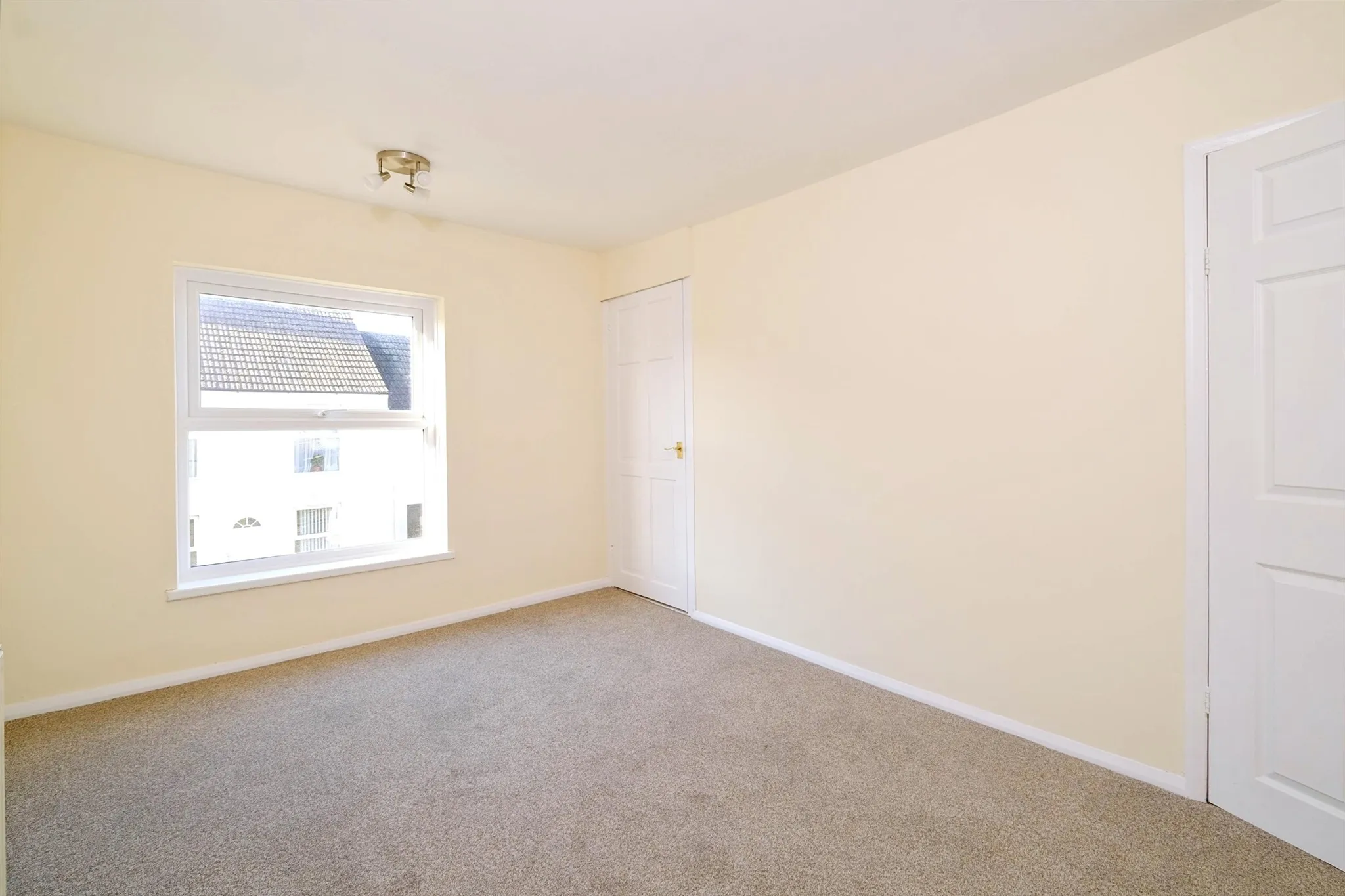 2 bed End of Terrace