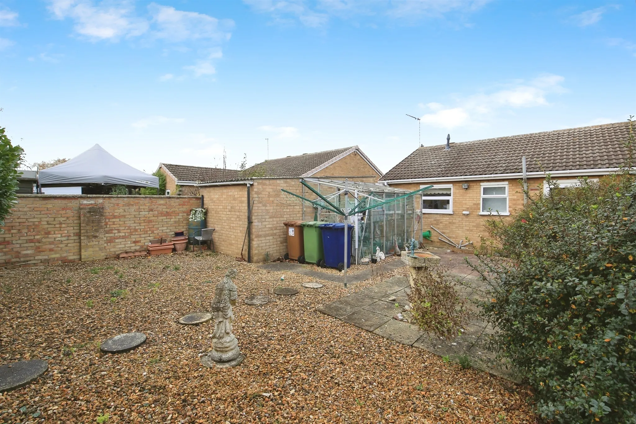 2 bed Semi-Detached Bungalow