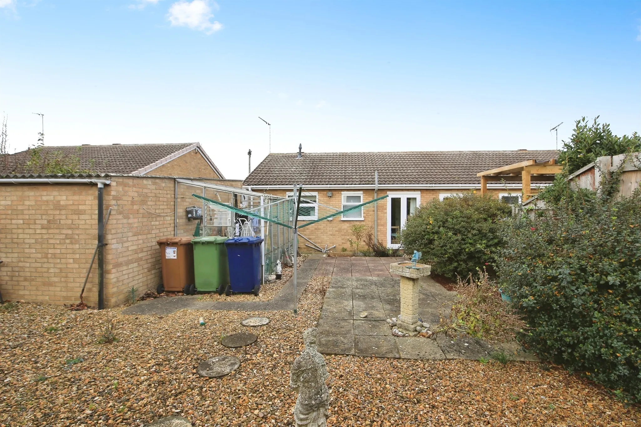 2 bed Semi-Detached Bungalow