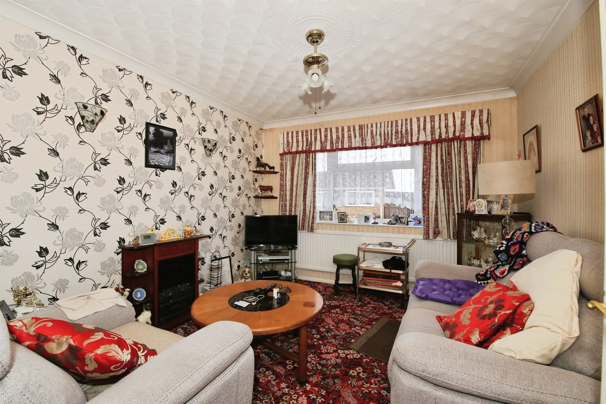 2 bed Semi-Detached Bungalow