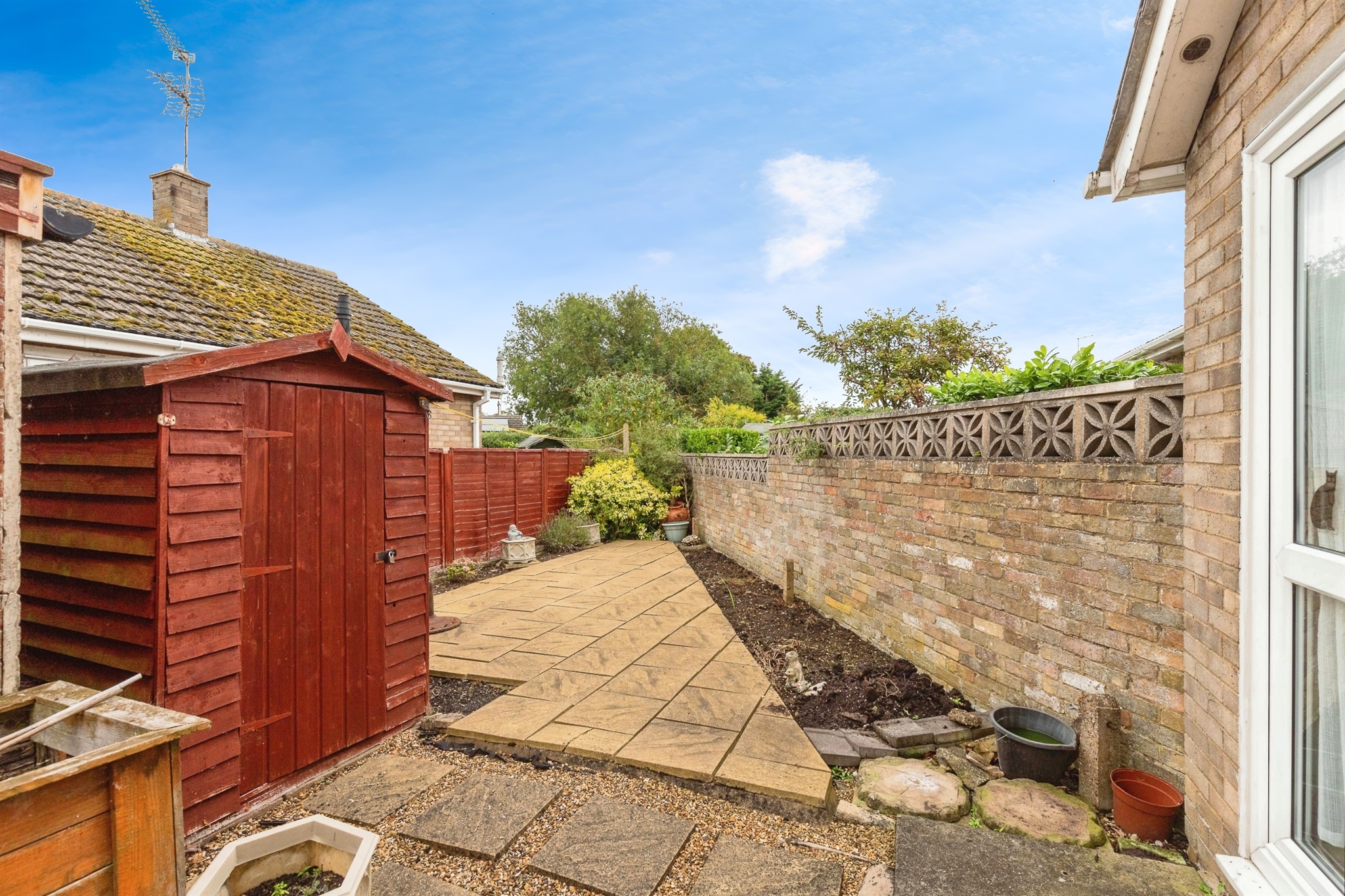 2 bed Detached Bungalow