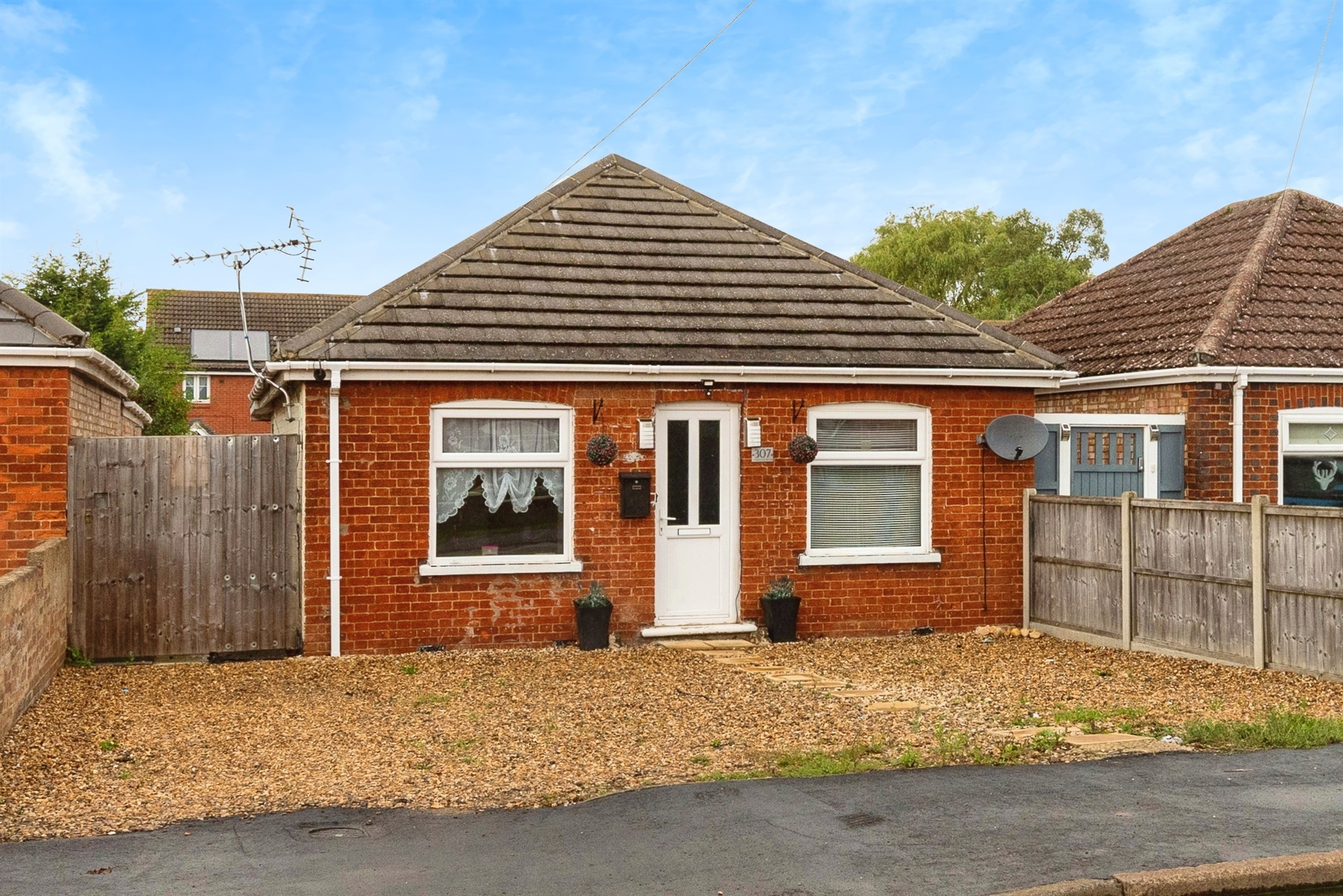 2 bed Detached Bungalow