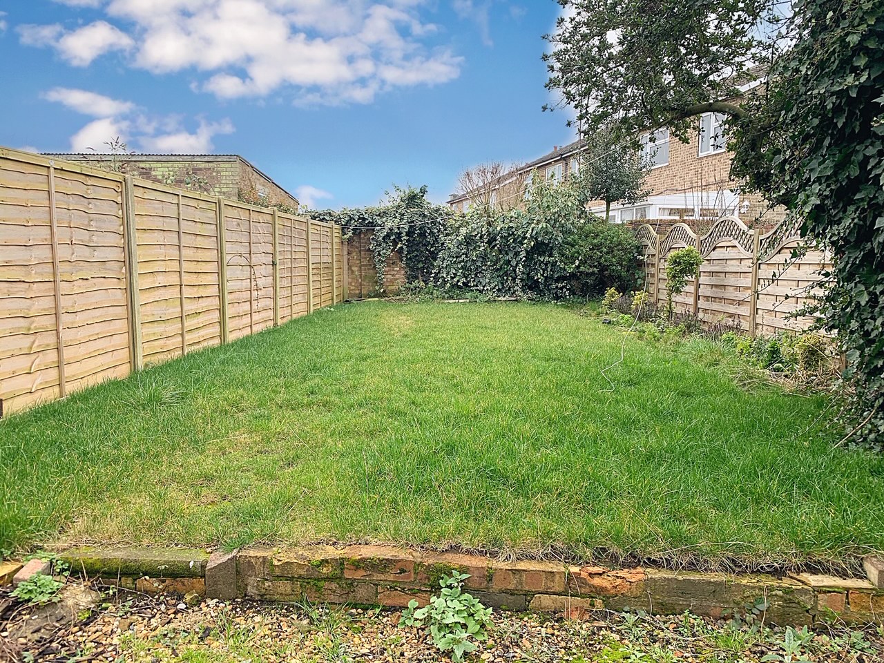 2 bed End of Terrace