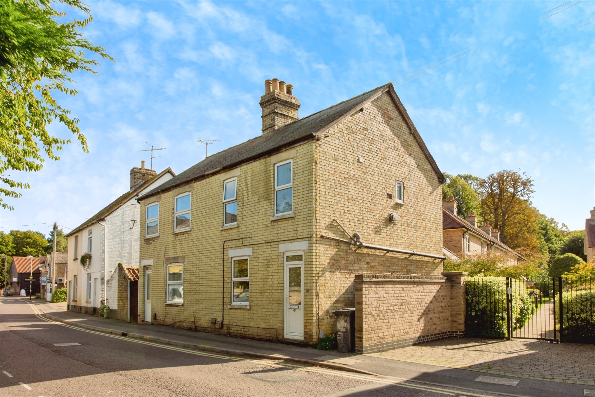 2 bed Semi-Detached