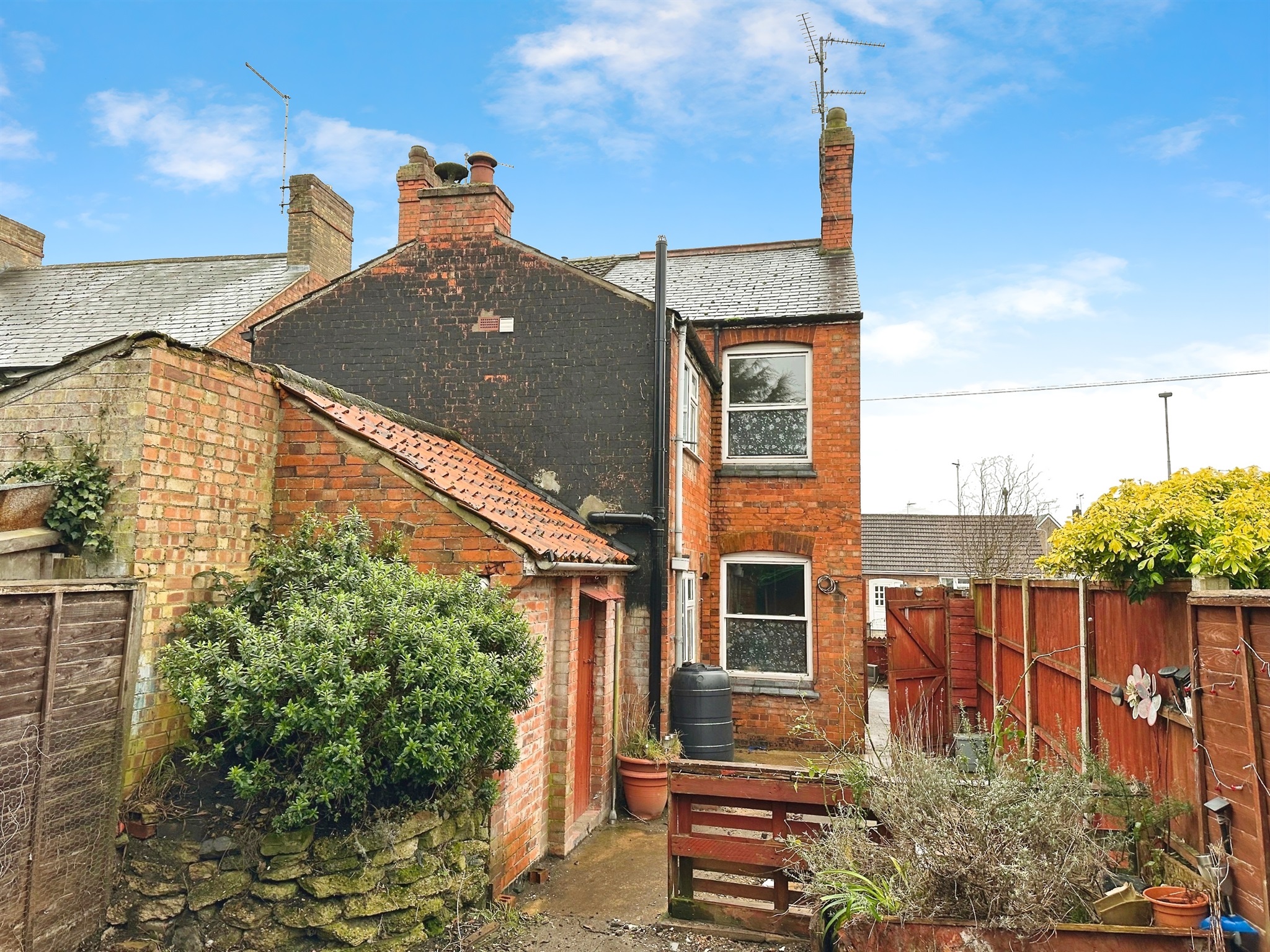 2 bed Semi-Detached