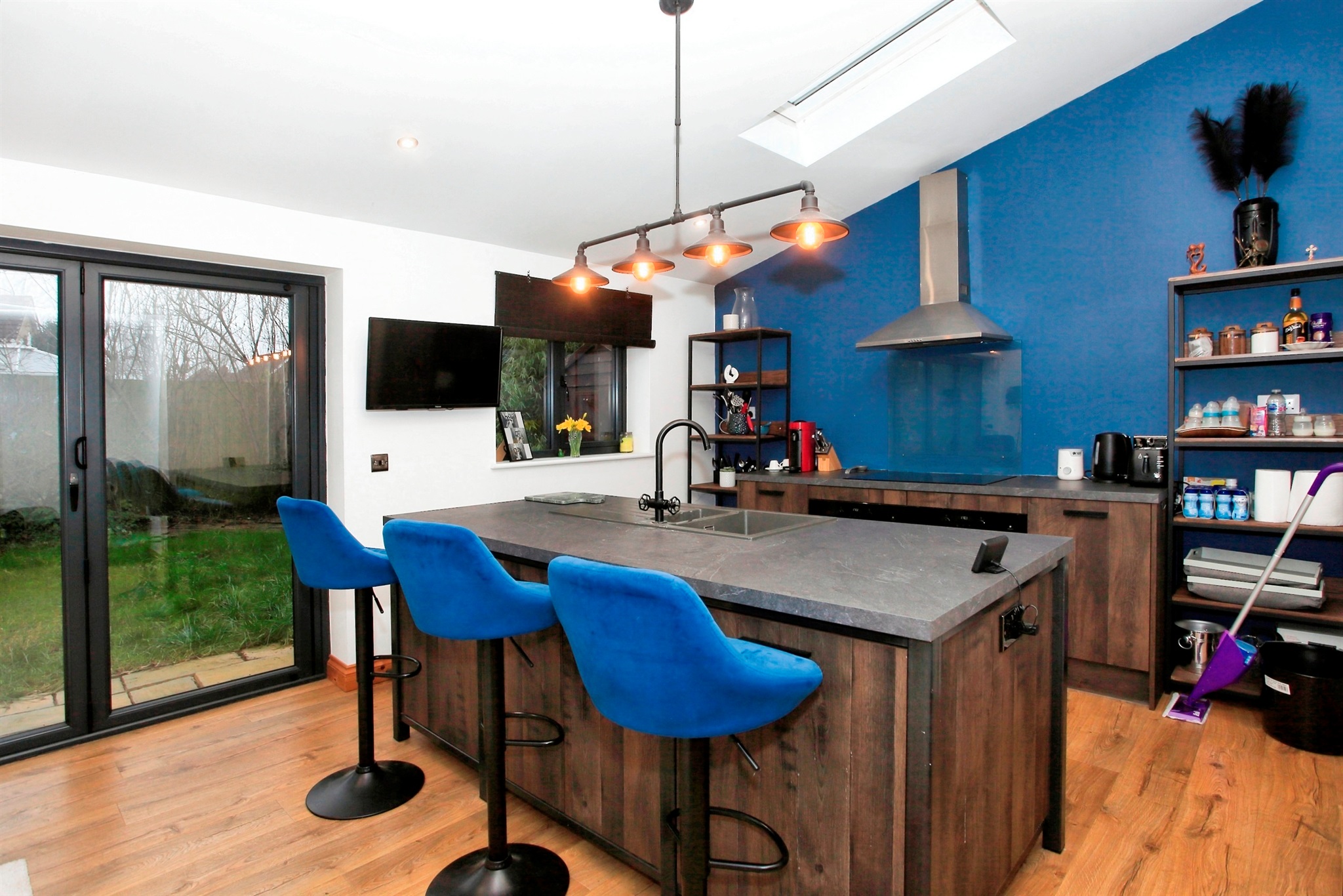 4 bed Detached