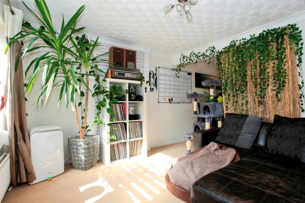 3 bed Terraced