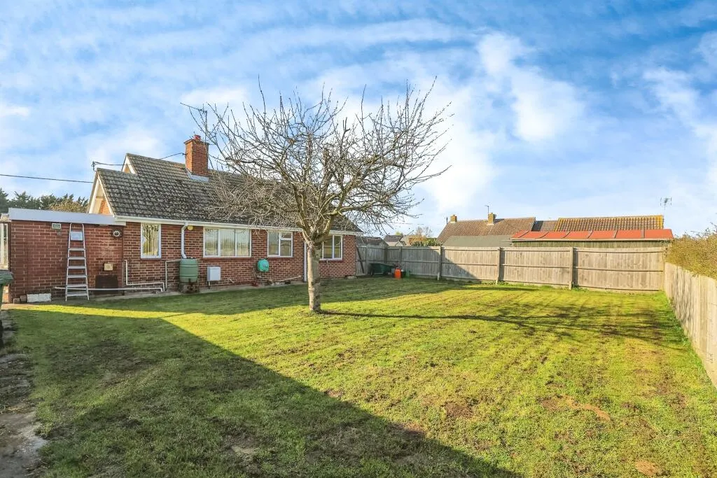 2 bed Detached Bungalow
