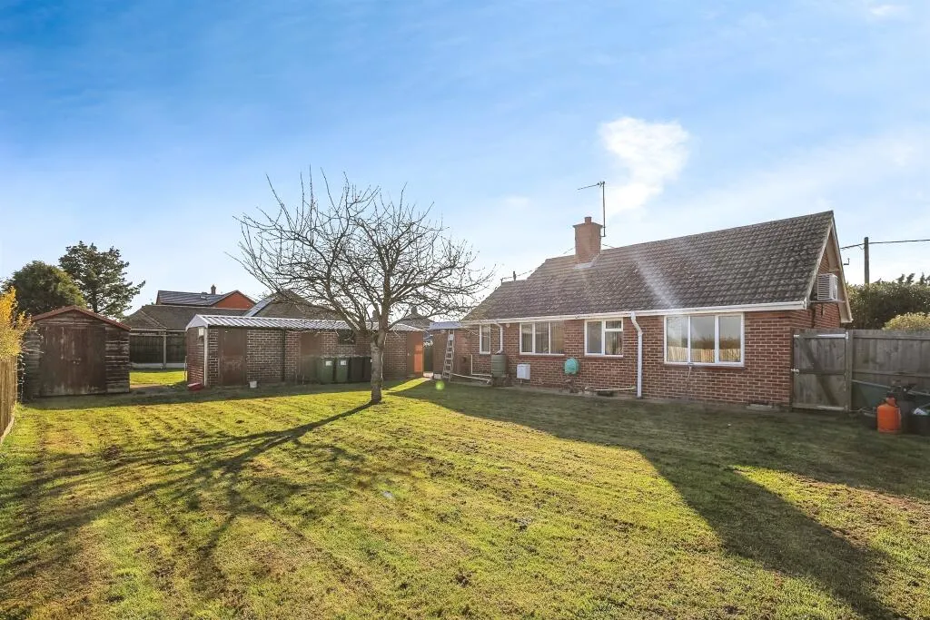2 bed Detached Bungalow