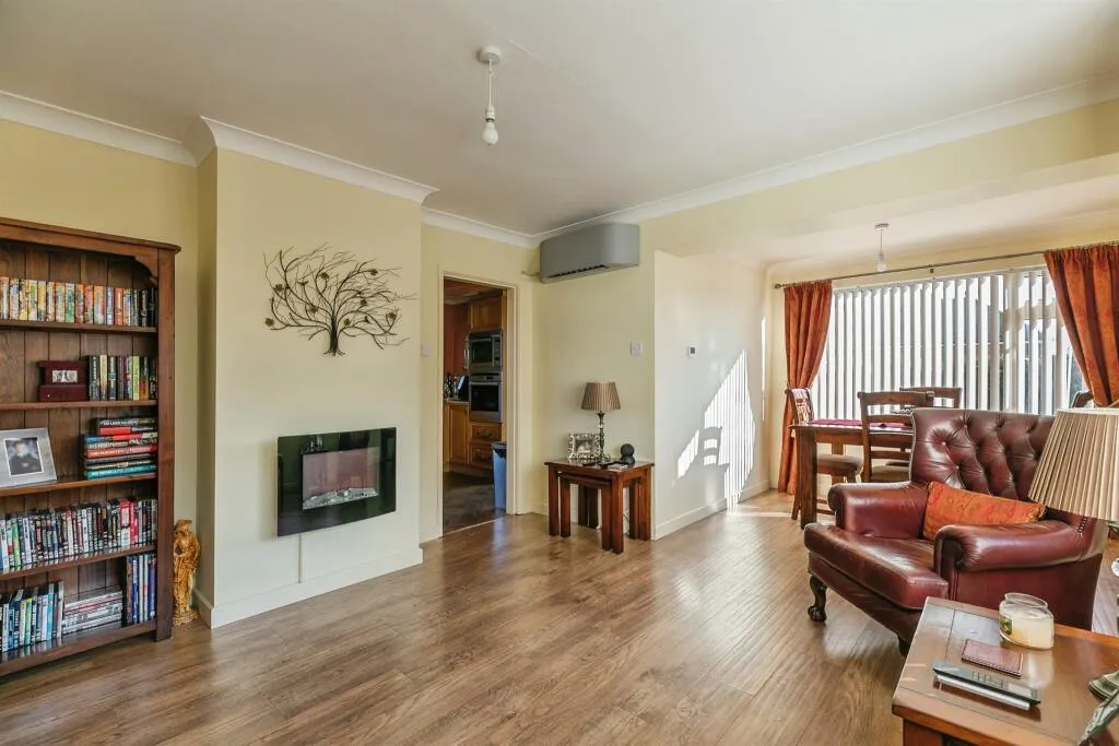 2 bed Detached Bungalow