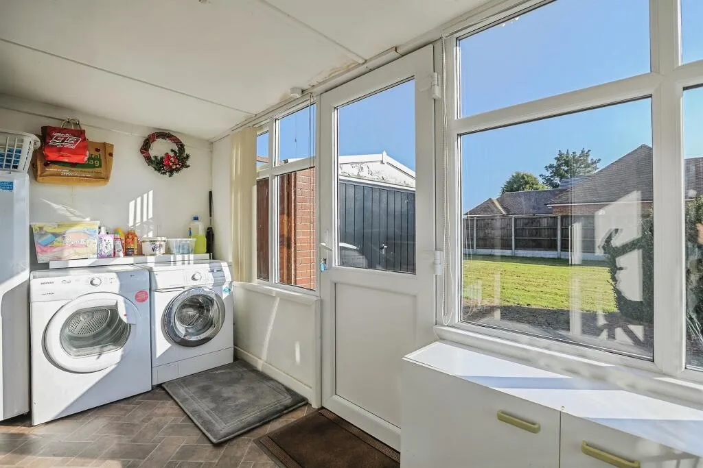 2 bed Detached Bungalow