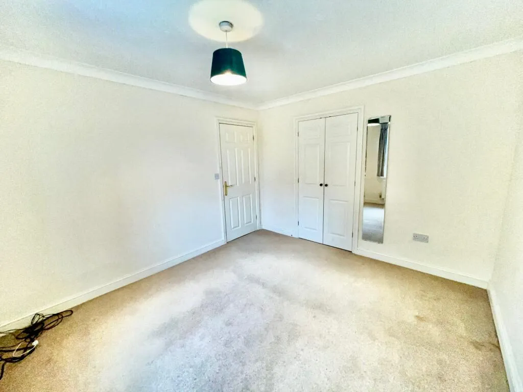 3 bed End of Terrace