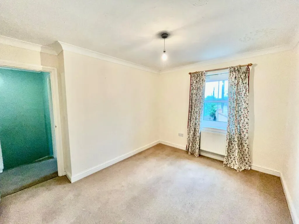3 bed End of Terrace