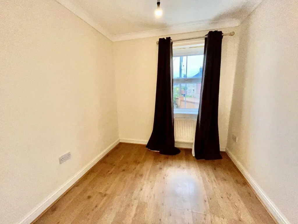 3 bed End of Terrace