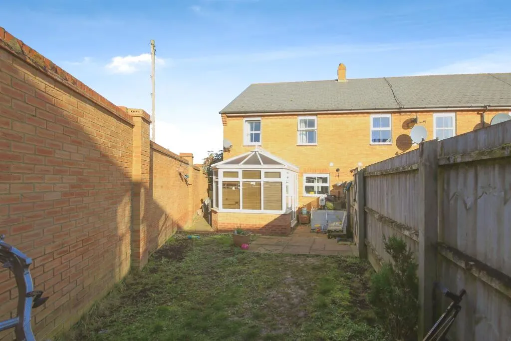 3 bed End of Terrace