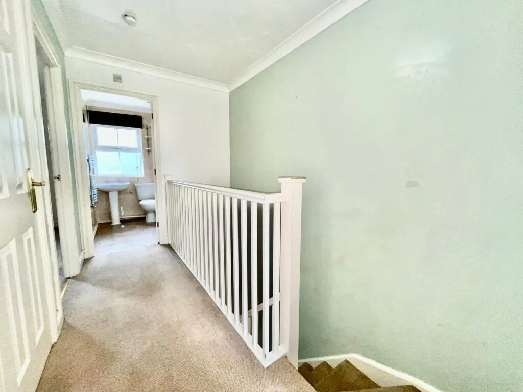 3 bed End of Terrace
