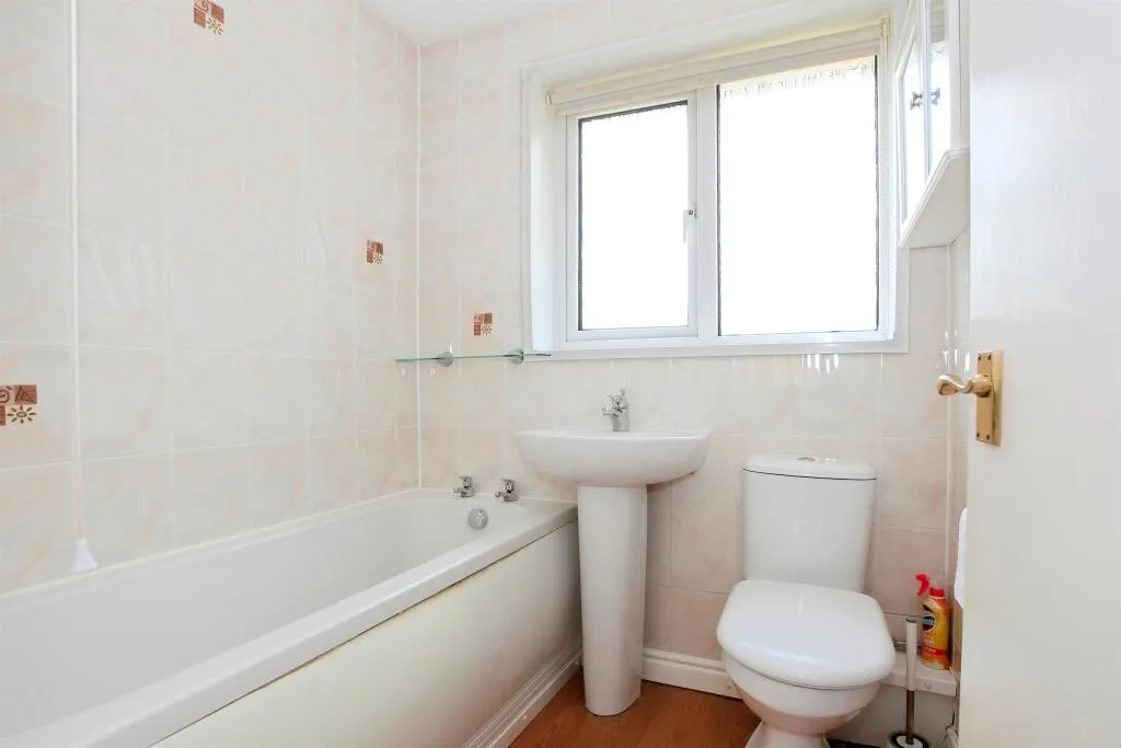 3 bed Semi-Detached