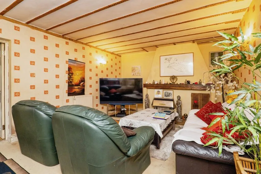 4 bed Semi-Detached
