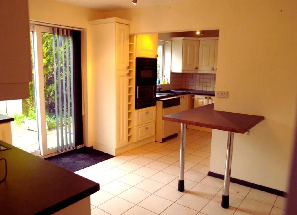 4 bed Detached