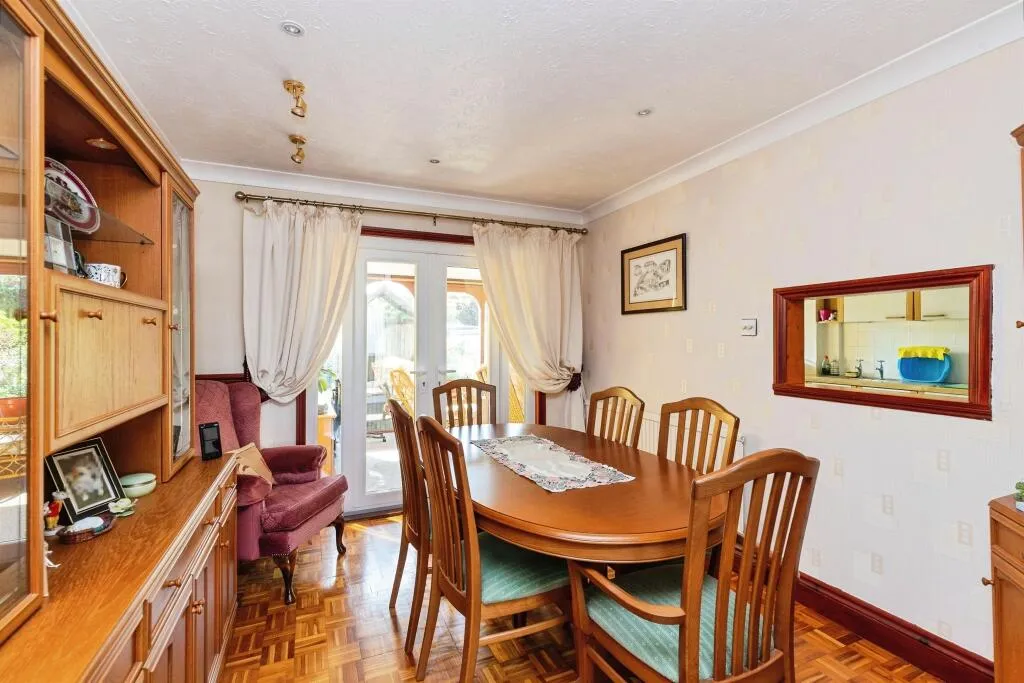 3 bed Semi-Detached