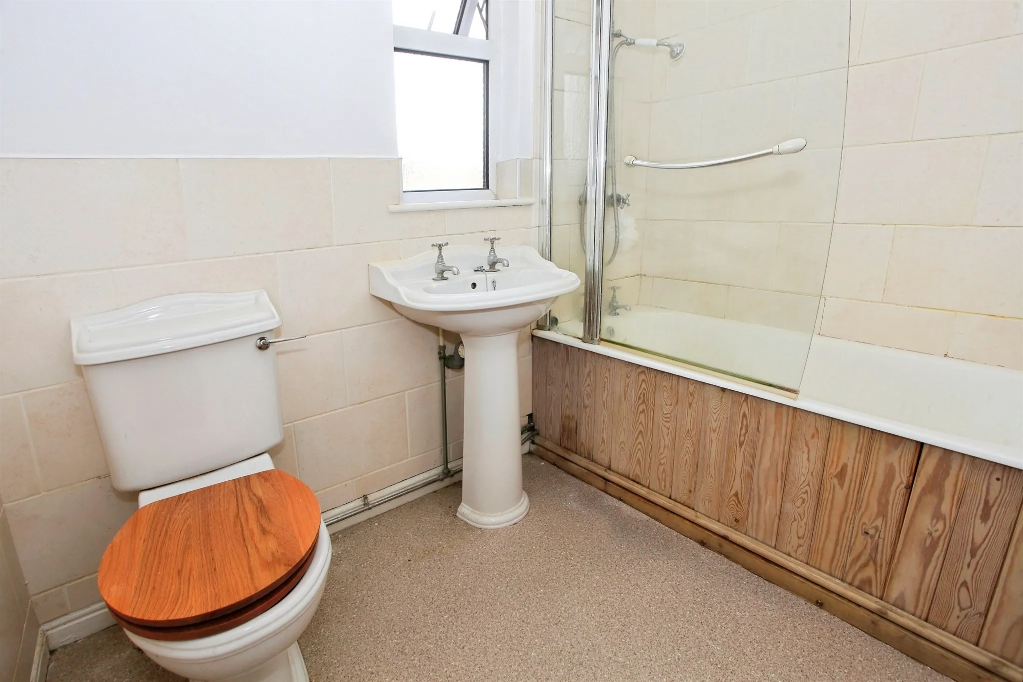 4 bed Semi-Detached