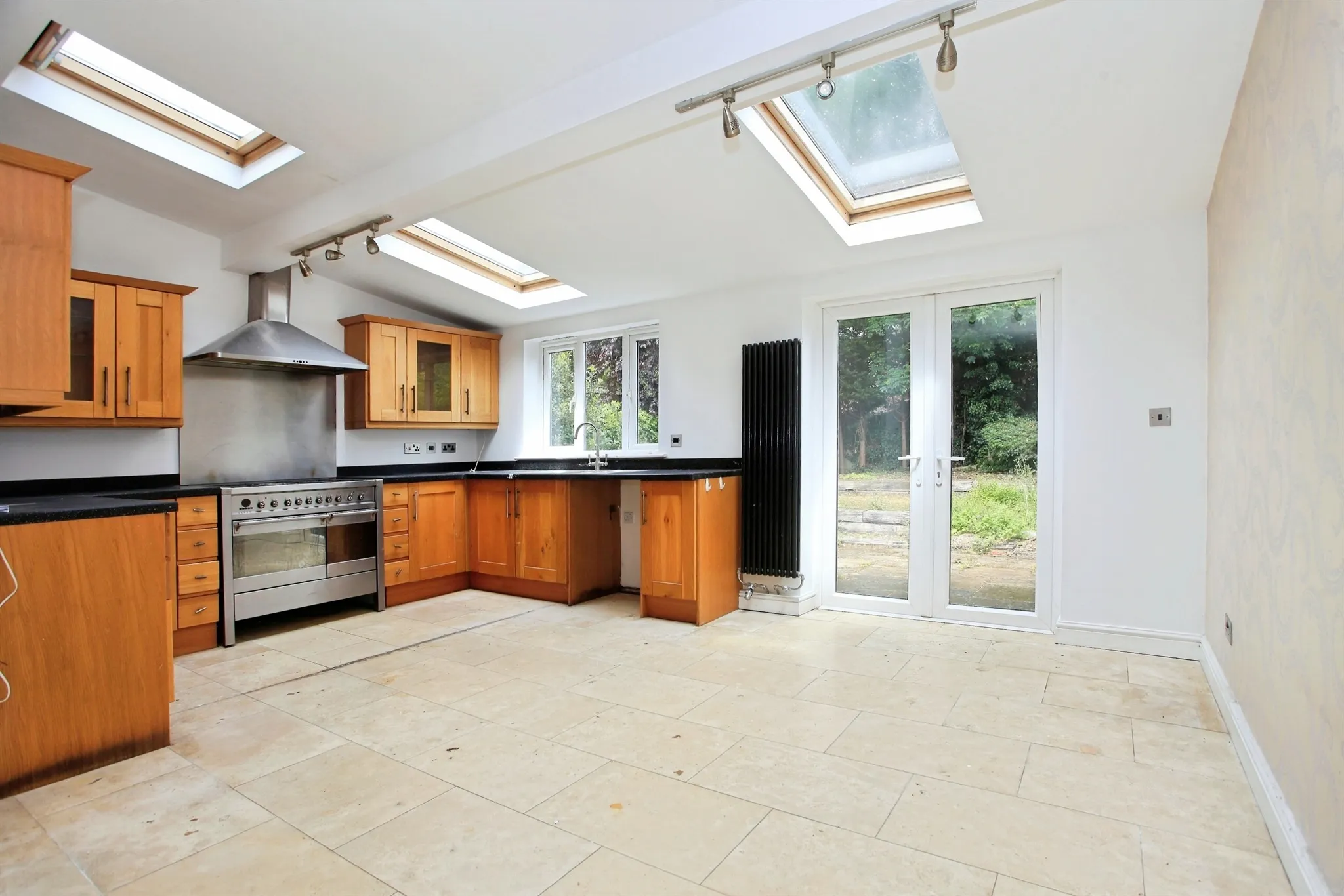 4 bed Semi-Detached