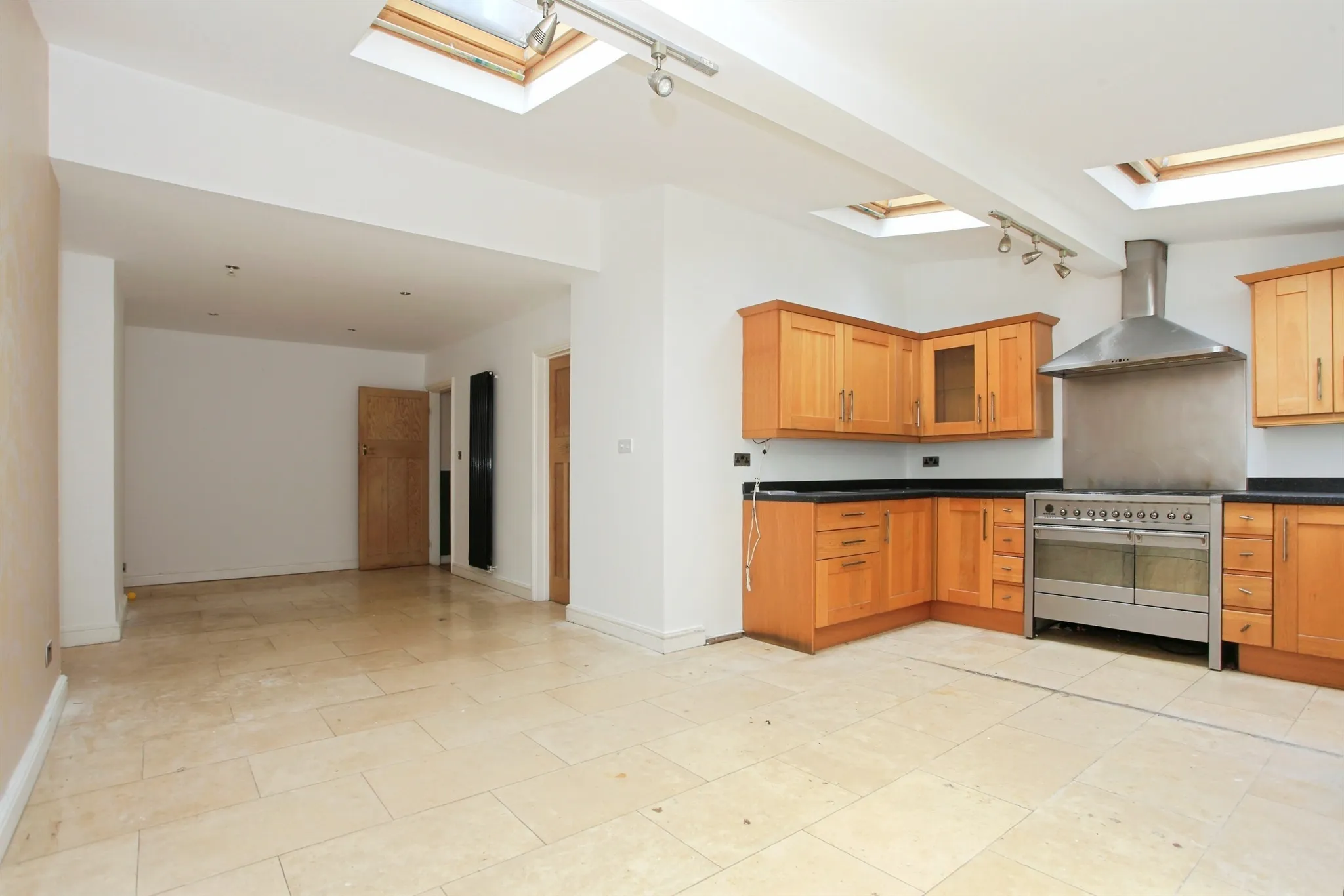 4 bed Semi-Detached