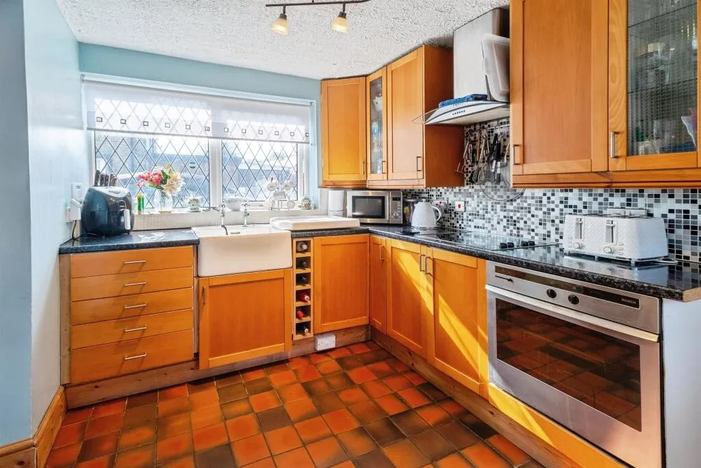 3 bed End of Terrace