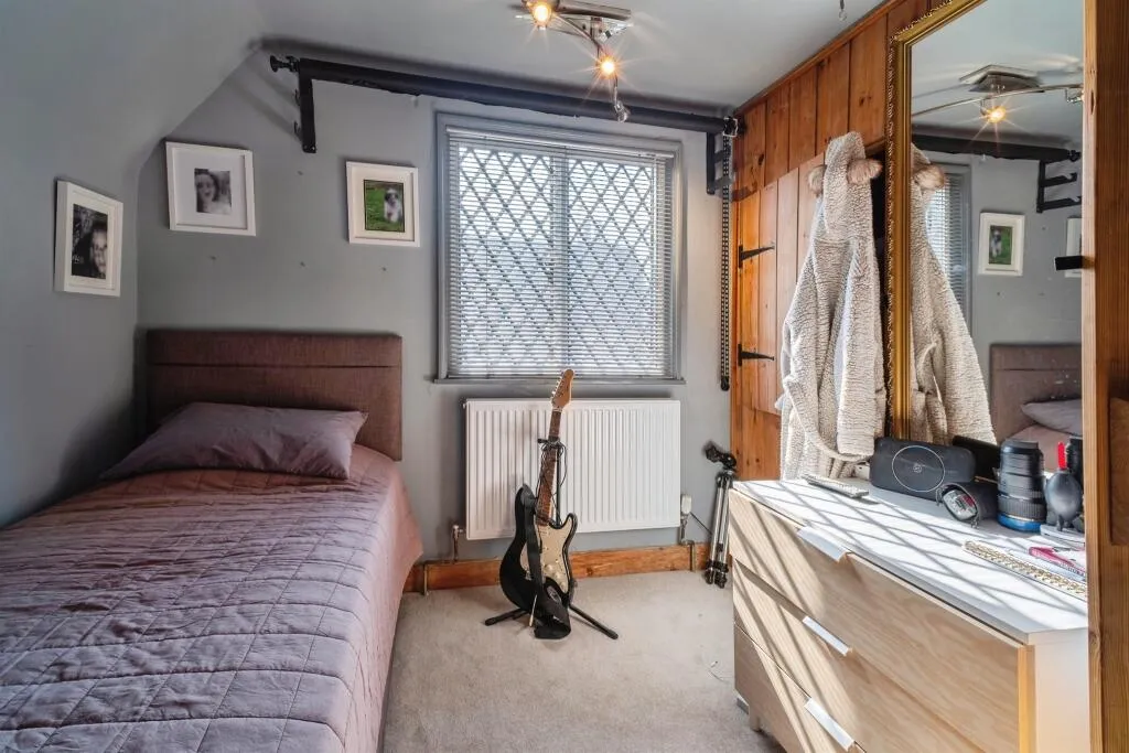 3 bed End of Terrace