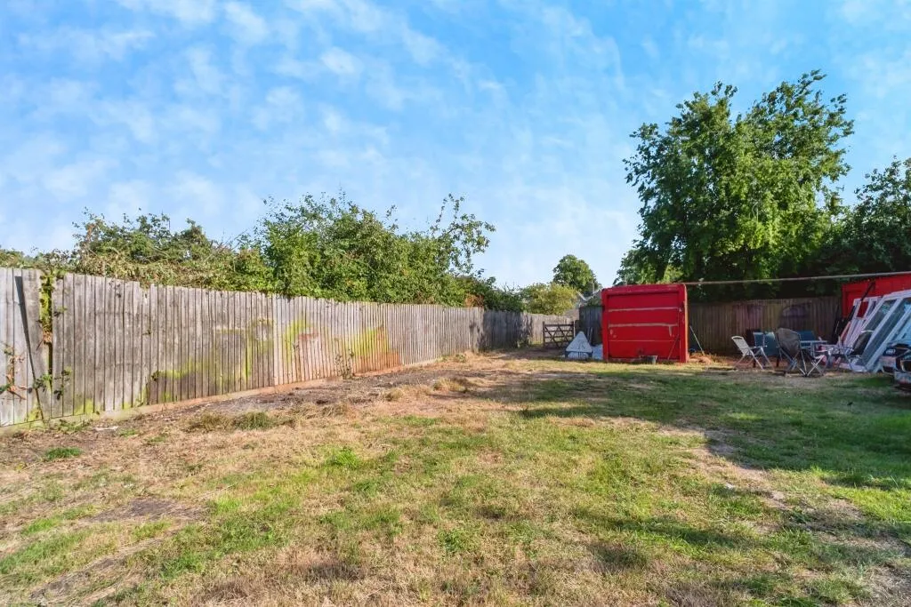 3 bed End of Terrace